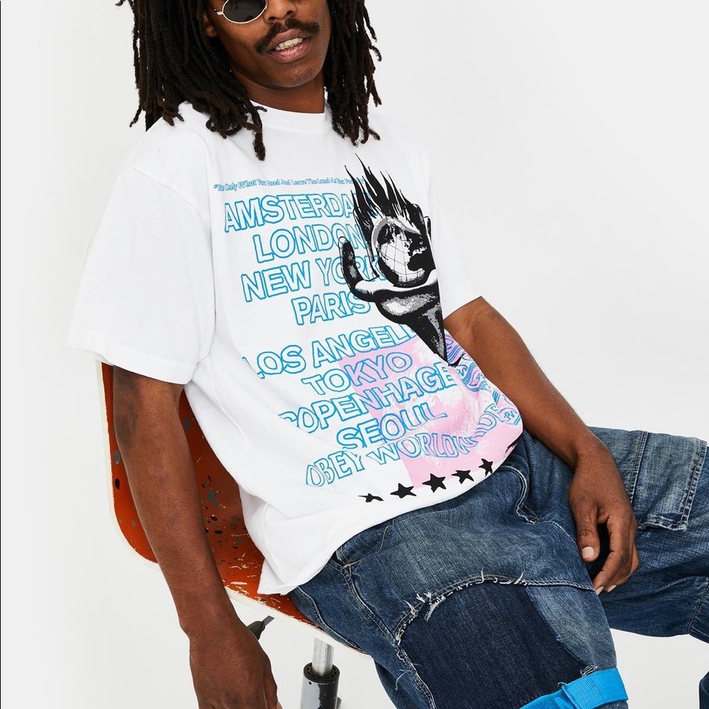OBEY Obey Our Planet Graphic Tee T-Shirt Medium